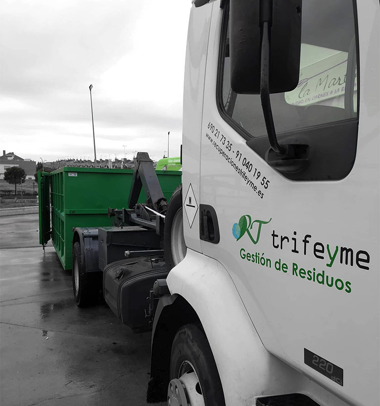 Servicio de contenedores de Trifeyme para recogida de residuos metálicos y chatarra