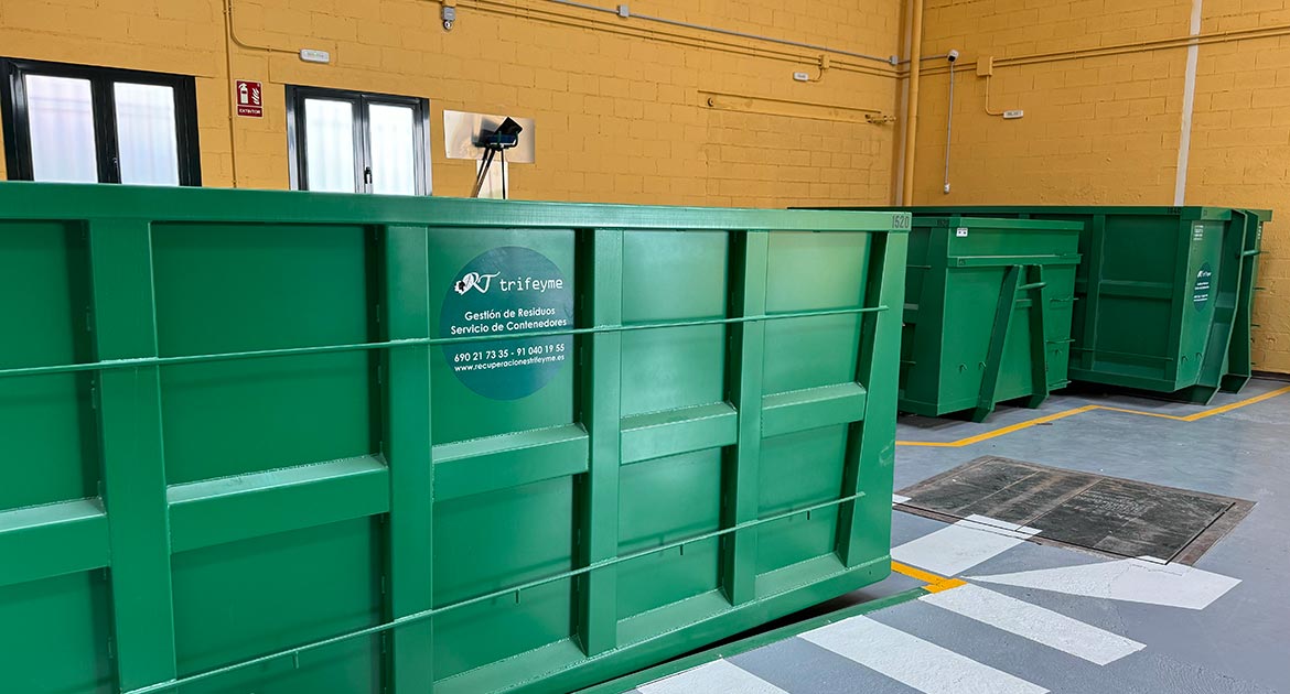 Servicio de contenedores de chatarra y recogida de residuos metálicos